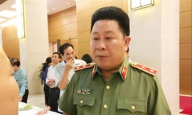 Tướng tá cũng... “rơi rụng” 