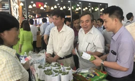 Nông sản Sơn La được giới thiệu tại siêu thị Big C. Ảnh: PV