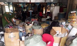 Công an phát hiện 3 kho hàng hóa không hóa đơn, chứng từ trên địa bàn phường Vĩnh Nguơn, TP Châu Đốc, tỉnh An Giang