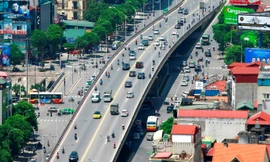 Nút giao Láng - Nguyễn Chí Thanh, sau khi được cải tạo, tổ chức lại giao thông đã trở thành một trong 10 điểm ùn tắc được Sở GTVT Hà Nội xử lý trong năm 2019. Ảnh: Như Ý