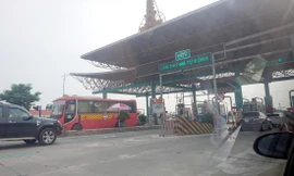 Năm 2018, khi đổi tên “Trạm thu phí” thành “Trạm thu giá”, Bộ GTVT đã vấp phải phản ứng nên đã trả lại tên cũ. Ảnh: Phạm Thanh