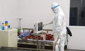 Nữ bác sĩ trẻ hoãn cưới 3 lần, xung phong vào tâm dịch