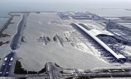 Sân bay quốc tế Kansai bị ngập nặng do siêu bão Jebi - Ảnh: Business Insider