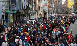 Người ủng hộ ông Morales đổ về thủ đô La Paz. Ảnh: Reuters 