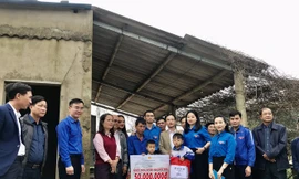 Gần 6,2 tỷ đồng tiếp sức miền Trung ruột thịt