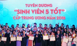 190 sinh viên vinh dự nhận danh hiệu Sinh viên 5 tốt cấp Trung ương năm 2018. ảnh: Xuân Tùng 