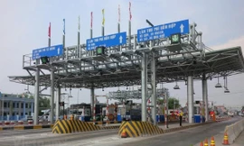 Trạm thu phí giao thông đường bộ BOT. Ảnh: Hồng Vĩnh