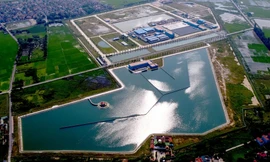 Nhà máy nước mặt sông Đuống nhìn từ trên cao. Ảnh: Mạnh Thắng