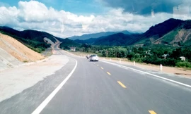 Dự án cao tốc La Sơn - Túy Loan đang đợi ngày thông xe. Ảnh: Phạm Thanh 