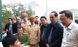 Đoàn công tác do Thứ trưởng Bộ GTVT Lê Đình Thọ dẫn đầu đã phát hiện 1 lái xe dương tính với ma túy tại chốt trên đường Phạm Hùng 