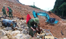 Sạt lở đất xảy ra tại thủy điện Rào Trăng 3. Ảnh: Ngọc Văn