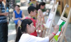 Trẻ trải nghiệm làm Sĩ tử nhí tại Văn Miếu