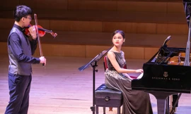 Pianist Bảo Quyên và em trai violinist Quang Tiến trong Hòa nhạc Le Chauffage 1 