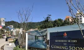 Tổ hợp khách sạn Grand Victory Hotel cao 13 tầng nổi và 1 tầng hầm tại trung tâm thị trấn đang triển khai đầu tư xây dựng