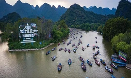 Chùa Hương không còn cảnh tấp nập như những năm trước 