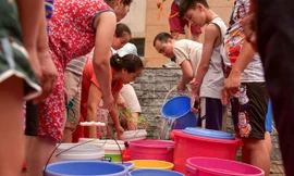 Vụ nước bẩn sông Đà: Làm gì để được bồi thường?