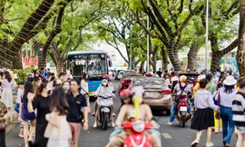 Du khách ùa tới thủ phủ cà phê để đi chơi lễ