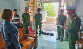 Đối tượng cho vay lãi nặng bị ‘con nợ’ lừa cầm cố nhiều sổ đỏ giả