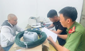 Xộ khám vì lên mạng học chế tạo thuốc nổ đem bán