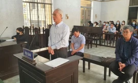 Cựu hiệu trưởng ở Đắk Lắk lập khống hồ sơ để bù tiền quà lễ, Tết