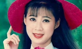 Mỹ nhân thập niên 90 đọ sắc trong áo dài trắng 