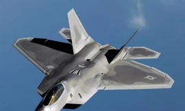 Su 35 Nga bắt F-22 Mỹ 'hiện nguyên hình'
