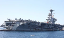 Tàu sân bay USS George H.W. Bush của Mỹ trong một lần cập cảng Haifa, Israel