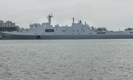 Tàu Type 071 Côn Lôn Sơn