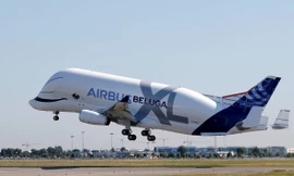 'Cá voi bay' Beluga XL tung cánh