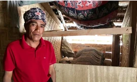 Ngôi làng 'sống chung với người chết' trong nhà