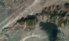 Hình ảnh được cho là căn cứ không quân trong lòng đất của Triều Tiên ở Wonsan (ảnh chụp năm 2008)