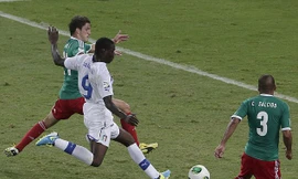 ‘Siêu quậy’ Balotelli lên tiếng, Italia vượt Mexico