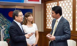 Ông chủ Kangaroo: Kinh doanh không phải như ‘hai con dê qua cầu’