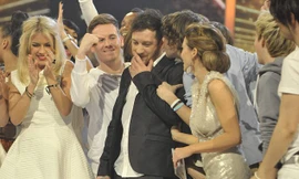 Matt Cardle trở thành thần tượng âm nhạc của nước Anh