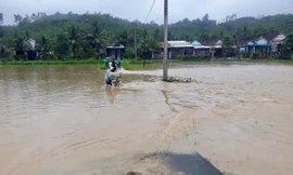 Hai hồ chứa nước lớn ở Bình Định bắt đầu điều tiết xả lũ