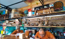 Những người khuyết tật làm 'vườn tái chế'