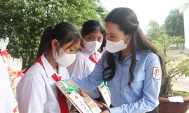 Hội đồng Đội TƯ tổ chức 'Xuân chia sẻ- Tết yêu thương' tại miền núi Bình Định