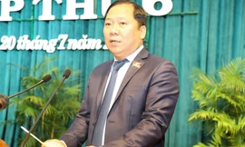 Hàng loạt nhân viên y tế nghỉ việc, Chủ tịch tỉnh Bình Định nói gì?