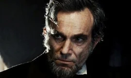 Rọi đời người vào lịch sử