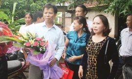 Hỗ trợ mọi mặt gia đình người bị tù oan 10 năm