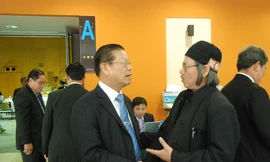 Bên lề một kỳ họp hai Chính phủ