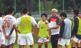 Tuyển Việt Nam trên sân tập ngày 13-12