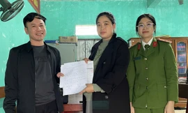 Cô gái trả lại 1,7 tỉ đồng cho người chuyển khoản nhầm