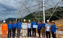 Gần 700 thanh niên Hà Tĩnh tham gia hỗ trợ thi công đường dây 500kV