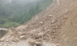 Sạt lở đường lên Cửa khẩu Quốc tế Cầu Treo