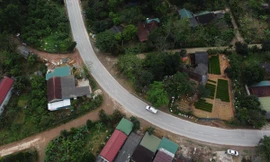 Hà Tĩnh: Khúc cua gấp xảy ra nhiều vụ lật xe trên quốc lộ 15