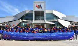 Đón đoàn đại biểu Lào tham dự chương trình Gặp gỡ Hữu nghị thanh niên hai nước tại Việt Nam