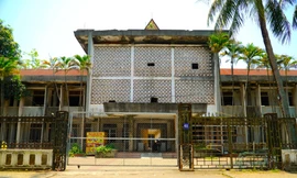 Hàng loạt công sở, nhà khách bị bỏ hoang trên 'đất vàng' TP Hà Tĩnh