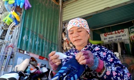 Nghề cứu những đôi giày cũ