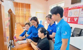 Những trợ lý số của người dân vùng biên 